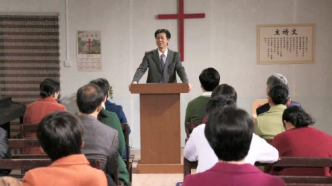 牧师讲道图片