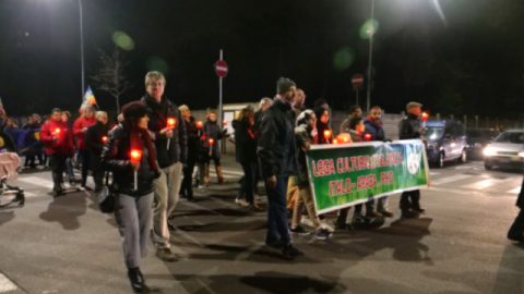 意大利米兰Rho市:和平日火炬游行活动温馨举行