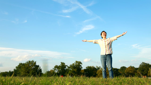 基督徒在草地上