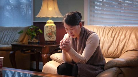 丈夫背叛后,她是如何放下对丈夫的仇恨