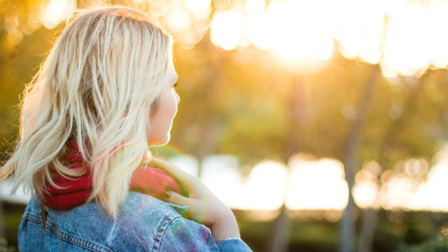 不再与命运抗争,她的人生由痛苦变幸福