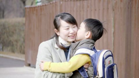 妈妈和孩子的关系融洽
