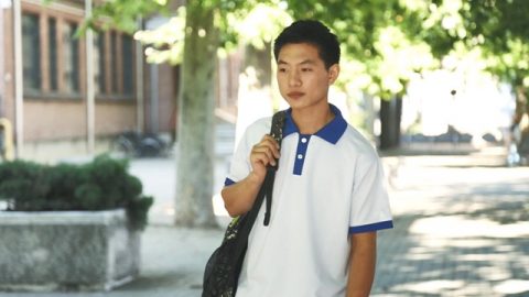 忧愁的孩子图片