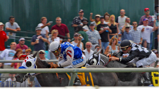 赛马,赌马,赌博的图片