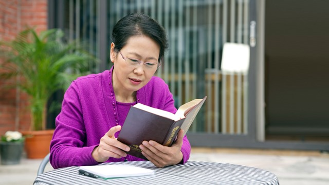 基督徒读神话图片