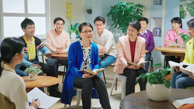 基督徒在一起交通神的话的图片